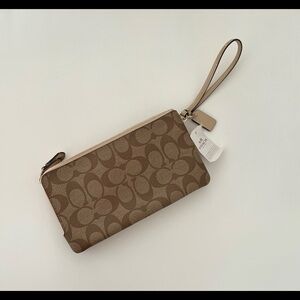 Coach NWT wallet/wristlet